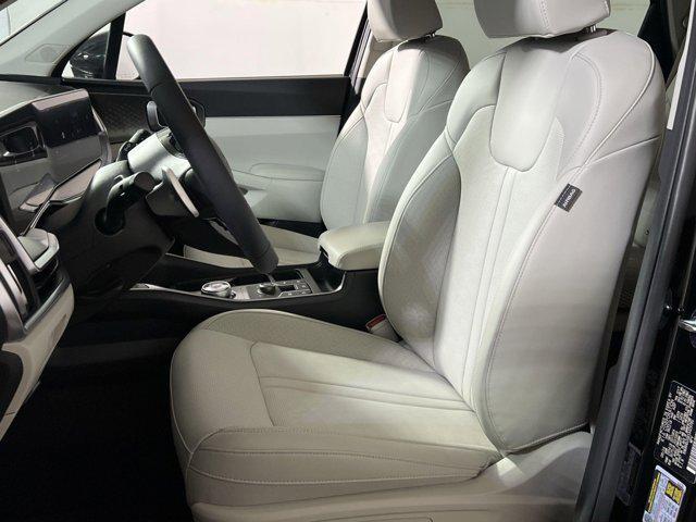 new 2025 Kia Sorento Hybrid car, priced at $39,333