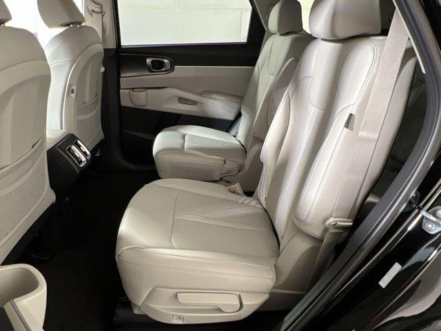 new 2025 Kia Sorento Hybrid car, priced at $39,333