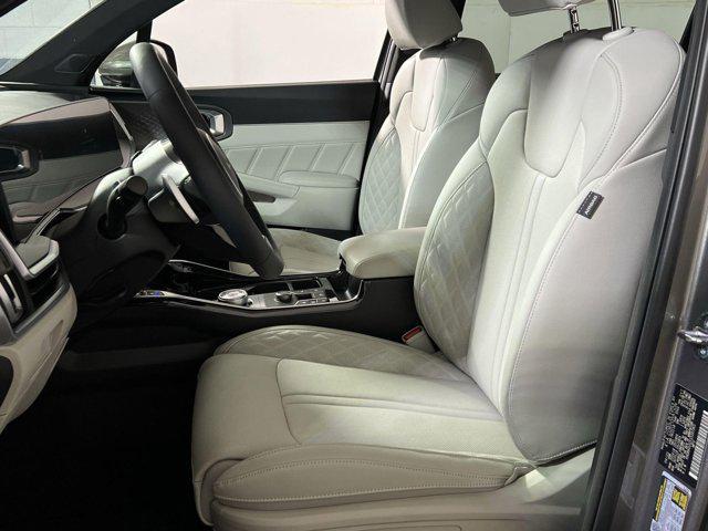 new 2025 Kia Sorento Hybrid car, priced at $45,272