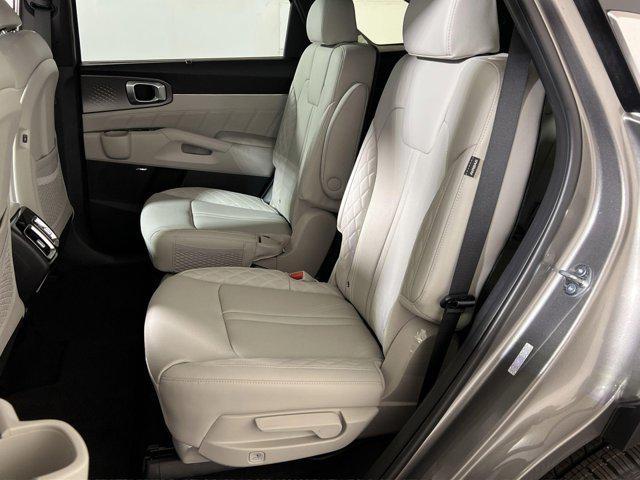 new 2025 Kia Sorento Hybrid car, priced at $45,272