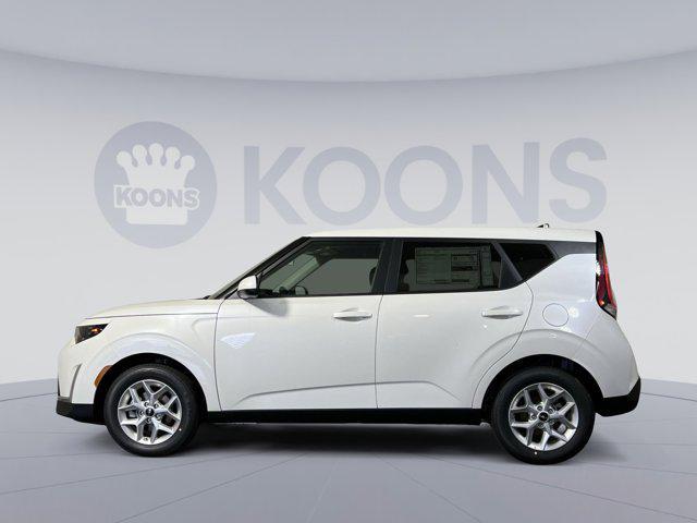 new 2025 Kia Soul car, priced at $22,016