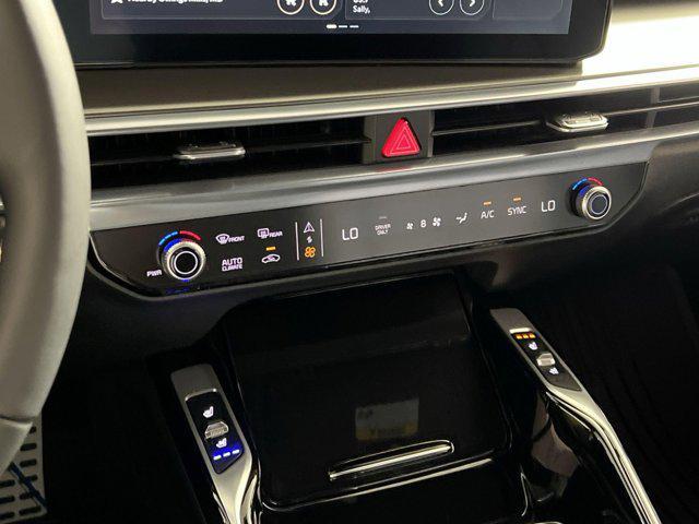 new 2025 Kia Sorento Hybrid car, priced at $41,499