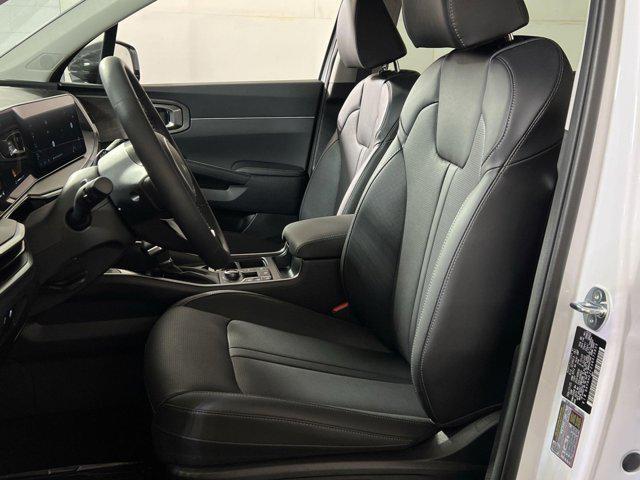 new 2025 Kia Sorento car, priced at $40,744
