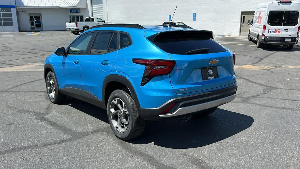 new 2025 Chevrolet Trax car, priced at $25,380