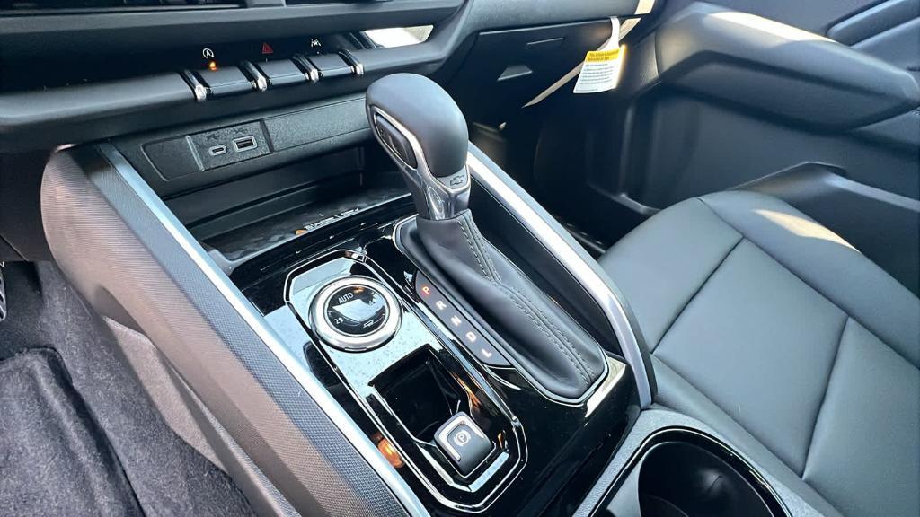 new 2025 Chevrolet Colorado car, priced at $44,935