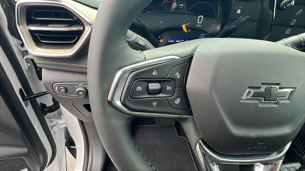 new 2025 Chevrolet TrailBlazer car, priced at $35,320