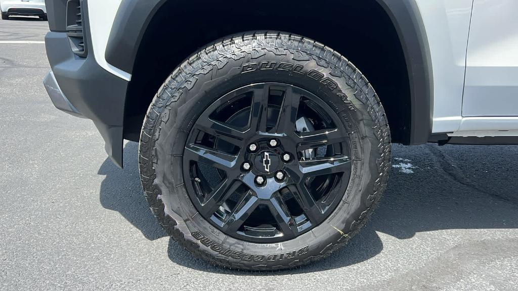 new 2025 Chevrolet Colorado car, priced at $48,815