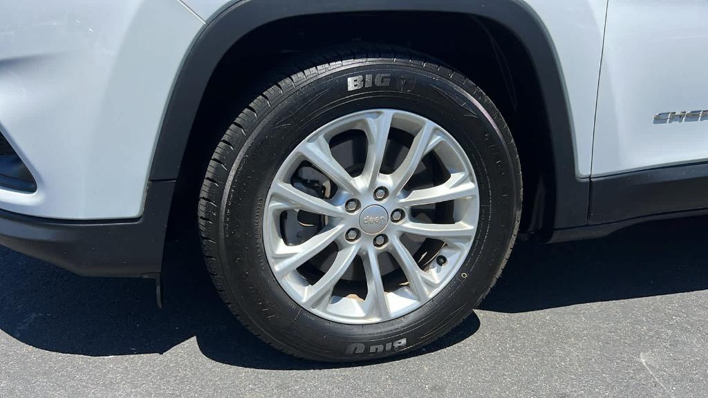 used 2019 Jeep Cherokee car, priced at $15,990