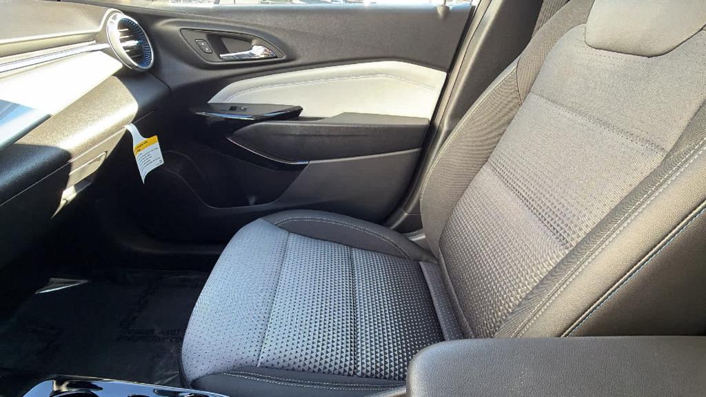 new 2025 Chevrolet Trax car, priced at $23,760