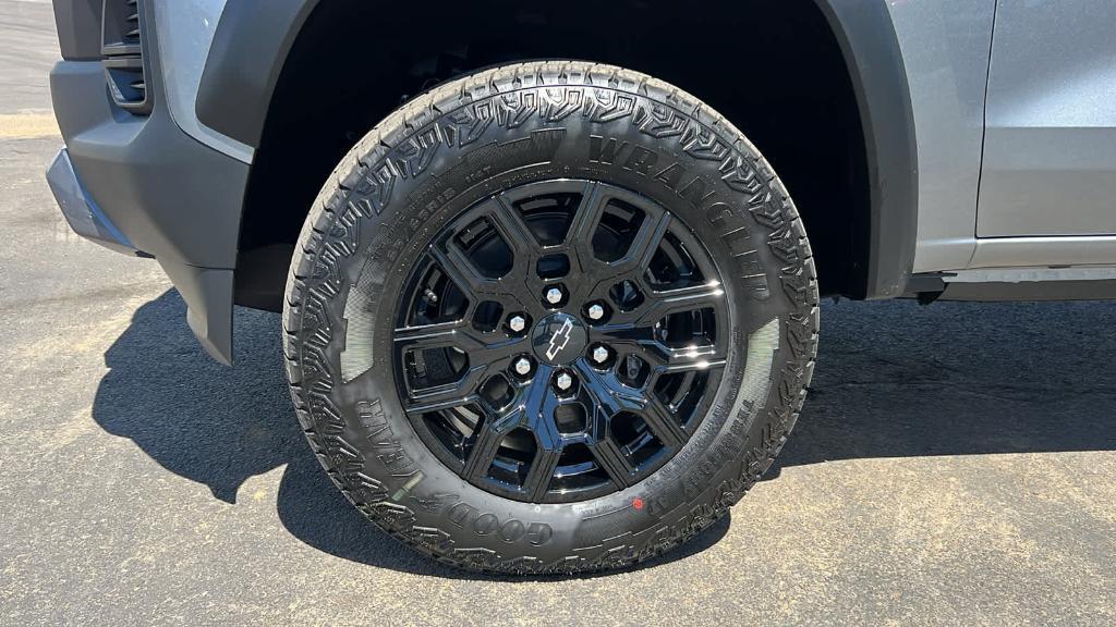 new 2026 Chevrolet Colorado car, priced at $45,870