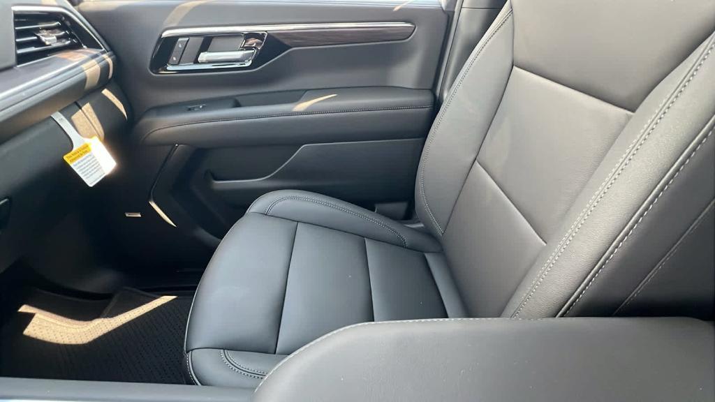 new 2025 Chevrolet Suburban car, priced at $75,322