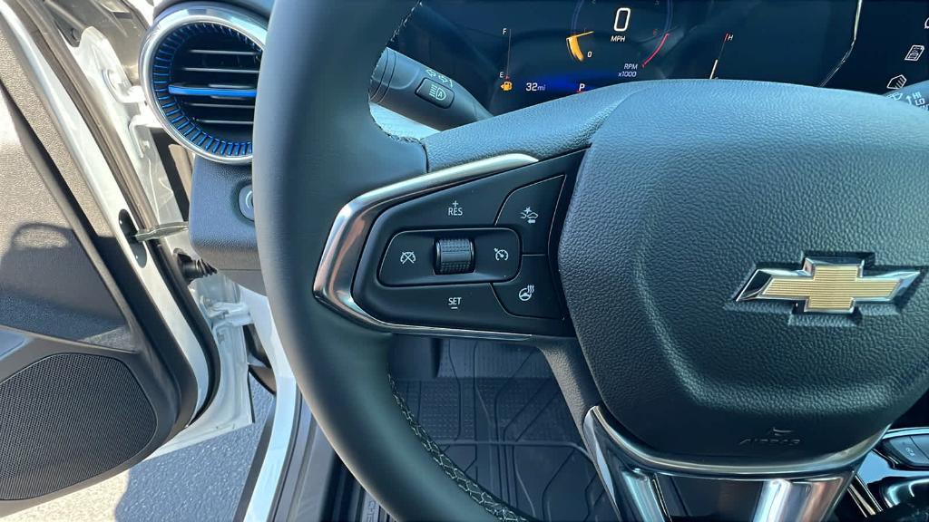 new 2025 Chevrolet Trax car, priced at $25,750
