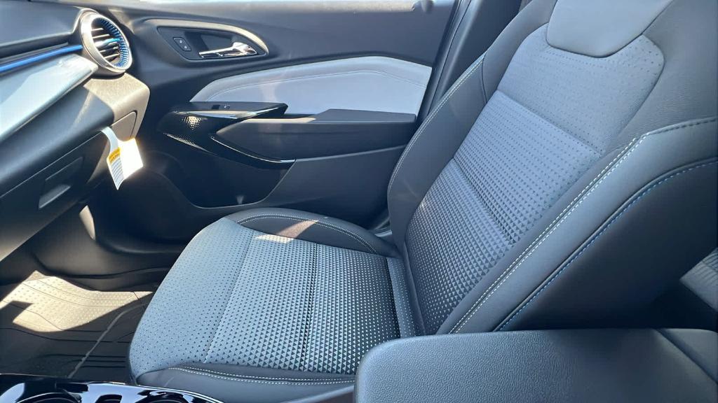 new 2025 Chevrolet Trax car, priced at $25,750