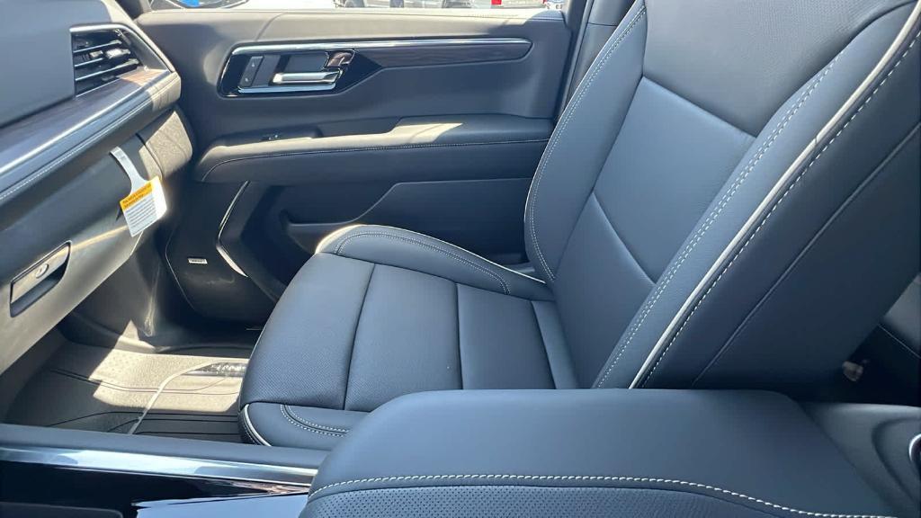 new 2025 Chevrolet Suburban car, priced at $86,040