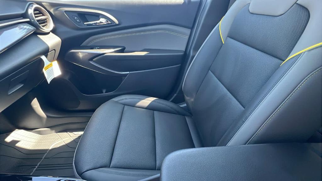 new 2025 Chevrolet Trax car, priced at $27,850