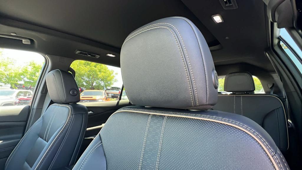 new 2025 Chevrolet Traverse car, priced at $62,185