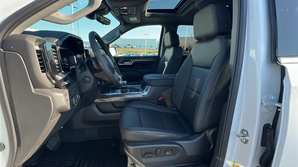 new 2025 Chevrolet Silverado 1500 car, priced at $68,320