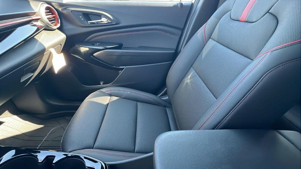 new 2025 Chevrolet Trax car, priced at $27,850