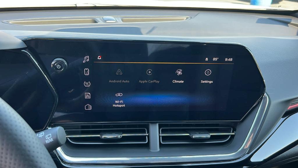 new 2025 Chevrolet Trax car, priced at $27,850