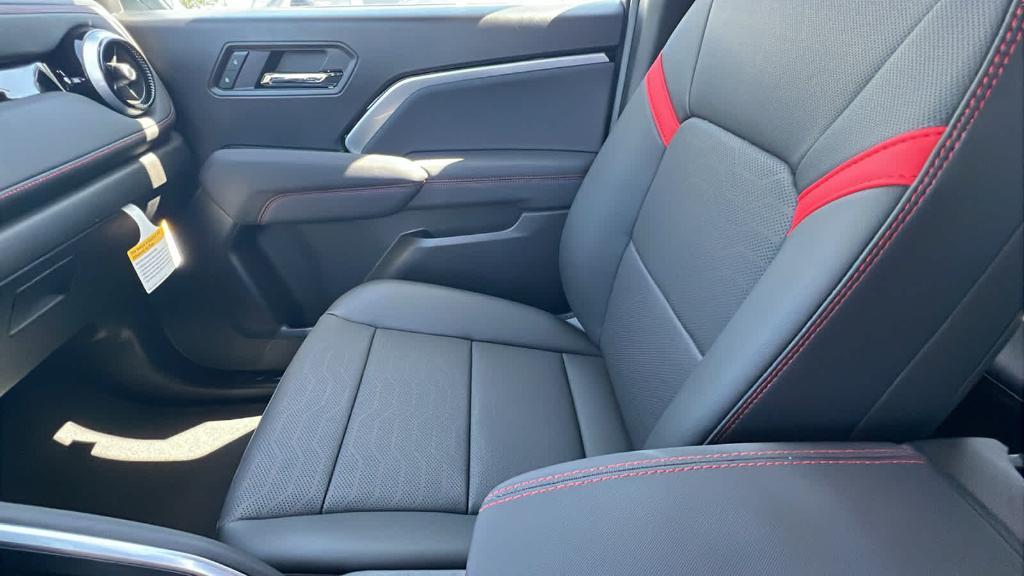 new 2025 Chevrolet Colorado car, priced at $50,975