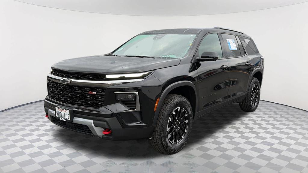 used 2025 Chevrolet Traverse car, priced at $45,990