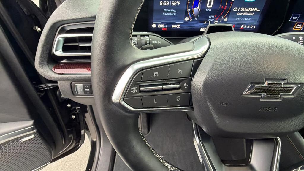 used 2025 Chevrolet Traverse car, priced at $45,990