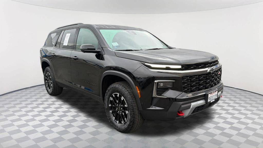 used 2025 Chevrolet Traverse car, priced at $45,990