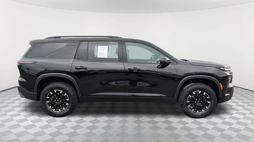 used 2025 Chevrolet Traverse car, priced at $45,990