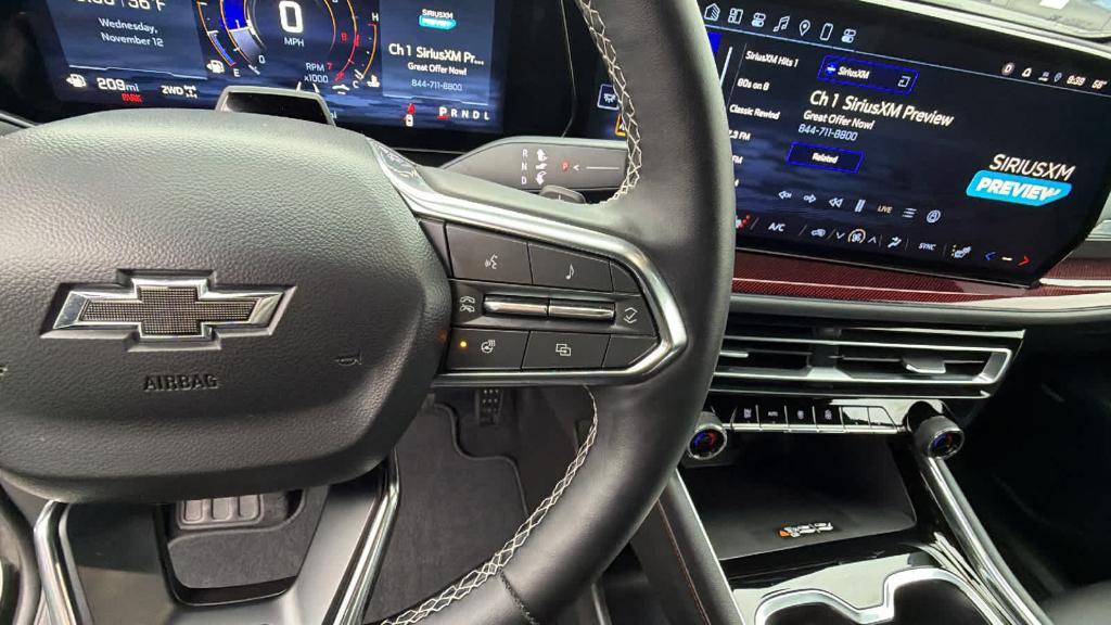 used 2025 Chevrolet Traverse car, priced at $45,990