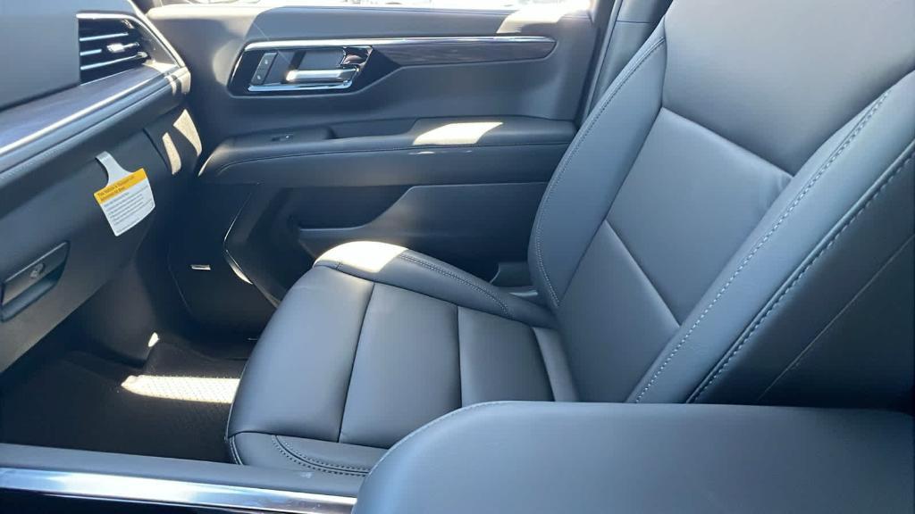 new 2025 Chevrolet Tahoe car, priced at $71,270