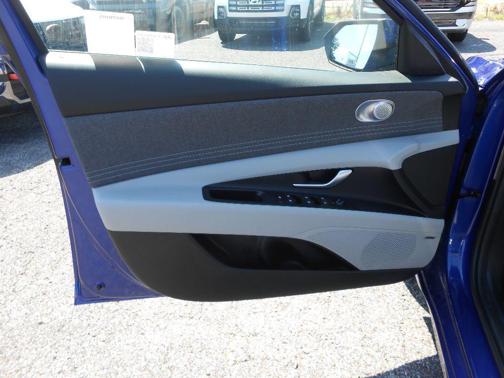 new 2025 Hyundai Elantra car, priced at $28,130