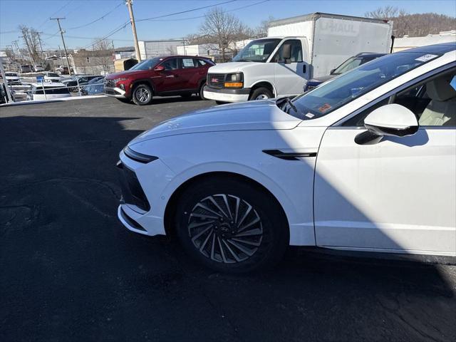 new 2025 Hyundai Sonata Hybrid car, priced at $39,560