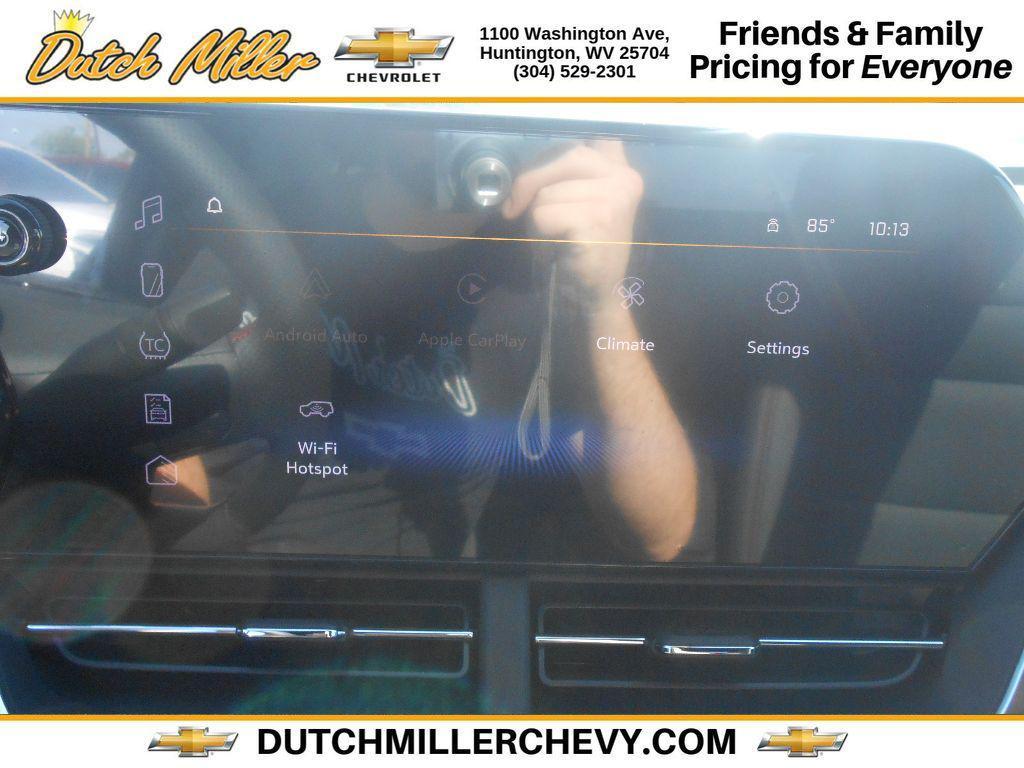 new 2025 Chevrolet Trax car, priced at $28,864
