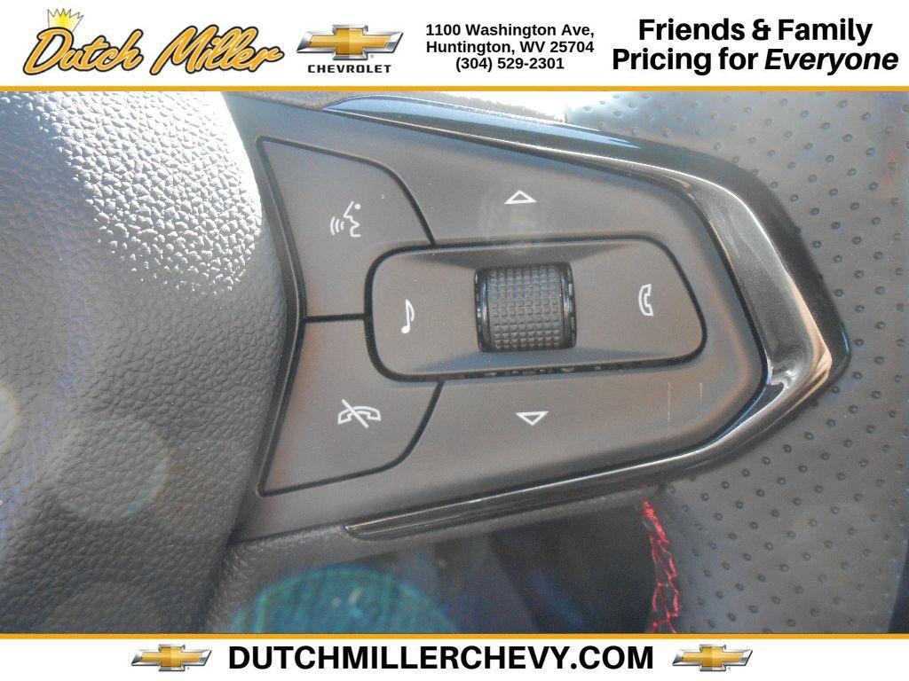 new 2025 Chevrolet Trax car, priced at $28,864