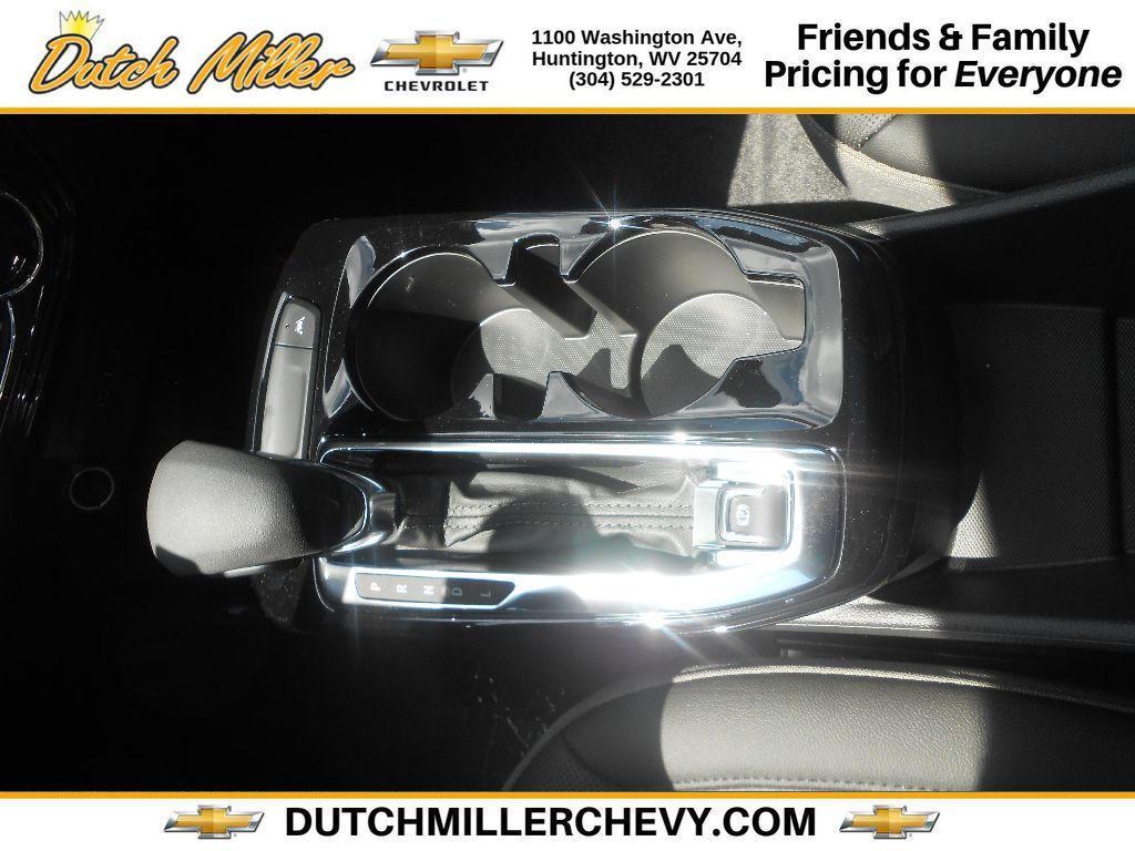 new 2025 Chevrolet Trax car, priced at $28,269