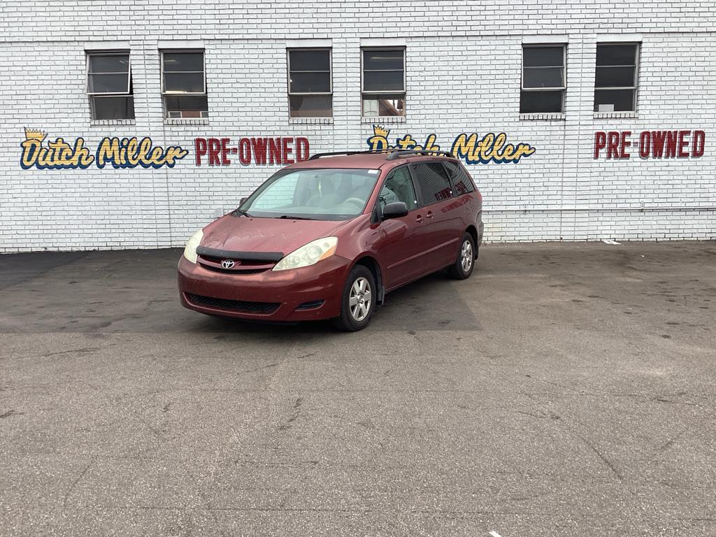 used 2006 Toyota Sienna car, priced at $4,425