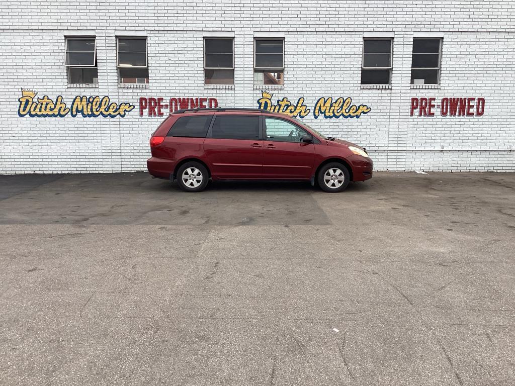 used 2006 Toyota Sienna car, priced at $4,425