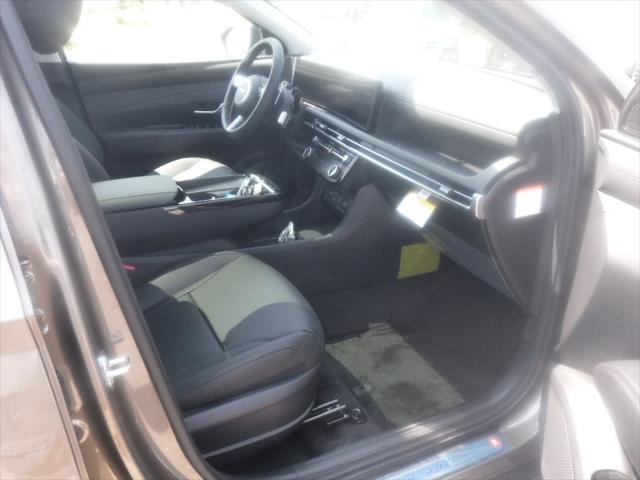 new 2025 Hyundai TUCSON Hybrid car, priced at $38,940