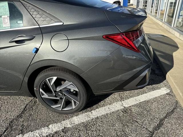 new 2025 Hyundai Elantra car, priced at $26,305