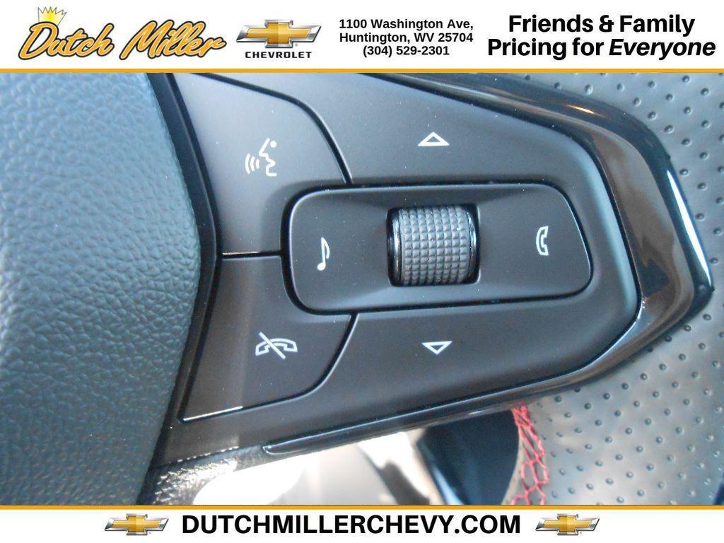 new 2025 Chevrolet Trax car, priced at $28,469