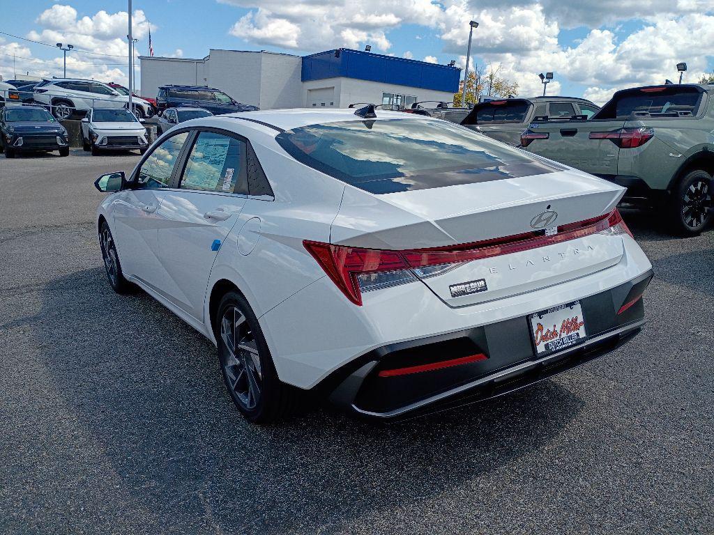 new 2025 Hyundai Elantra car, priced at $28,190