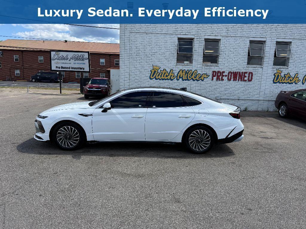 used 2024 Hyundai Sonata Hybrid car, priced at $29,165