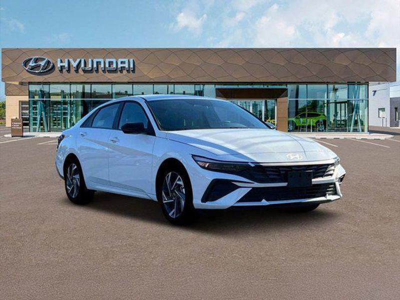 new 2025 Hyundai Elantra car, priced at $25,605
