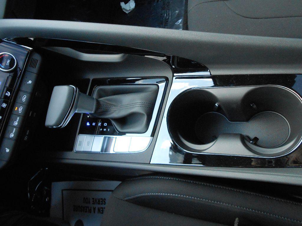 new 2025 Hyundai Elantra car, priced at $27,020
