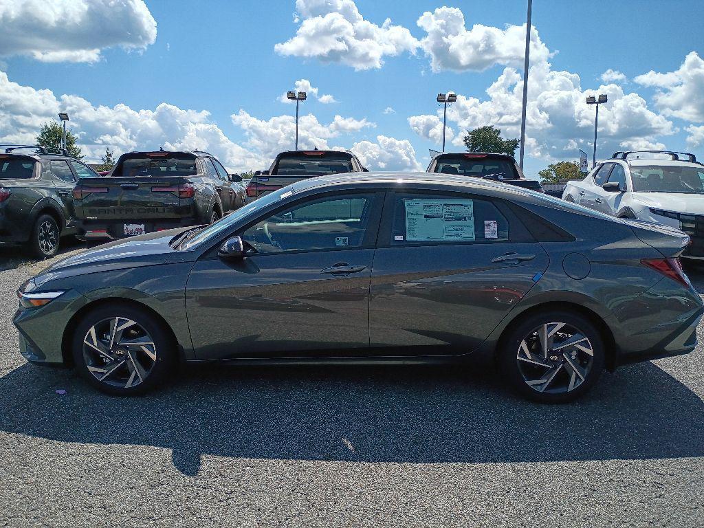 new 2025 Hyundai Elantra car, priced at $25,060