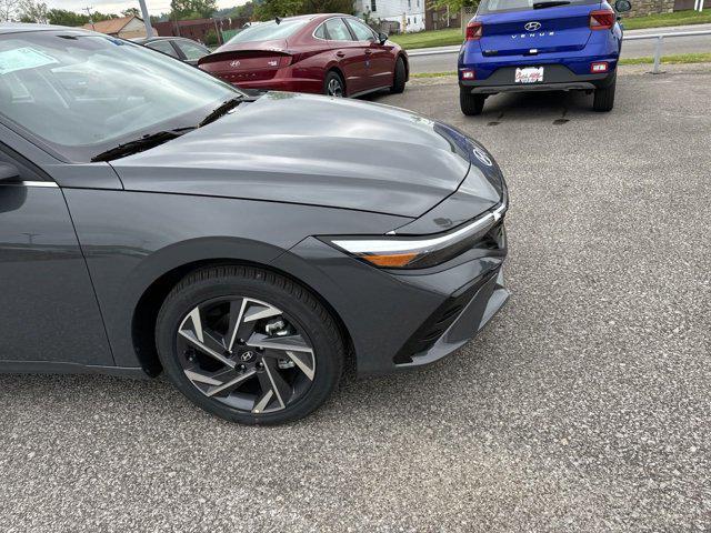 new 2024 Hyundai Elantra car, priced at $26,112