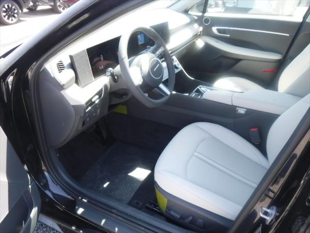 new 2025 Hyundai Sonata Hybrid car, priced at $32,955
