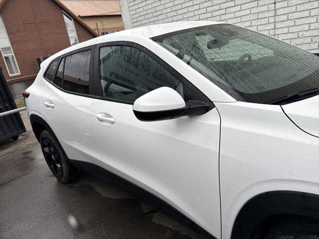 used 2025 Chevrolet Trax car, priced at $22,990