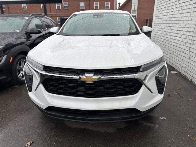 used 2025 Chevrolet Trax car, priced at $22,990