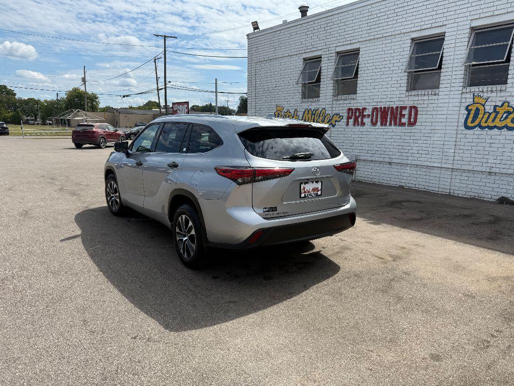 used 2021 Toyota Highlander car, priced at $30,189